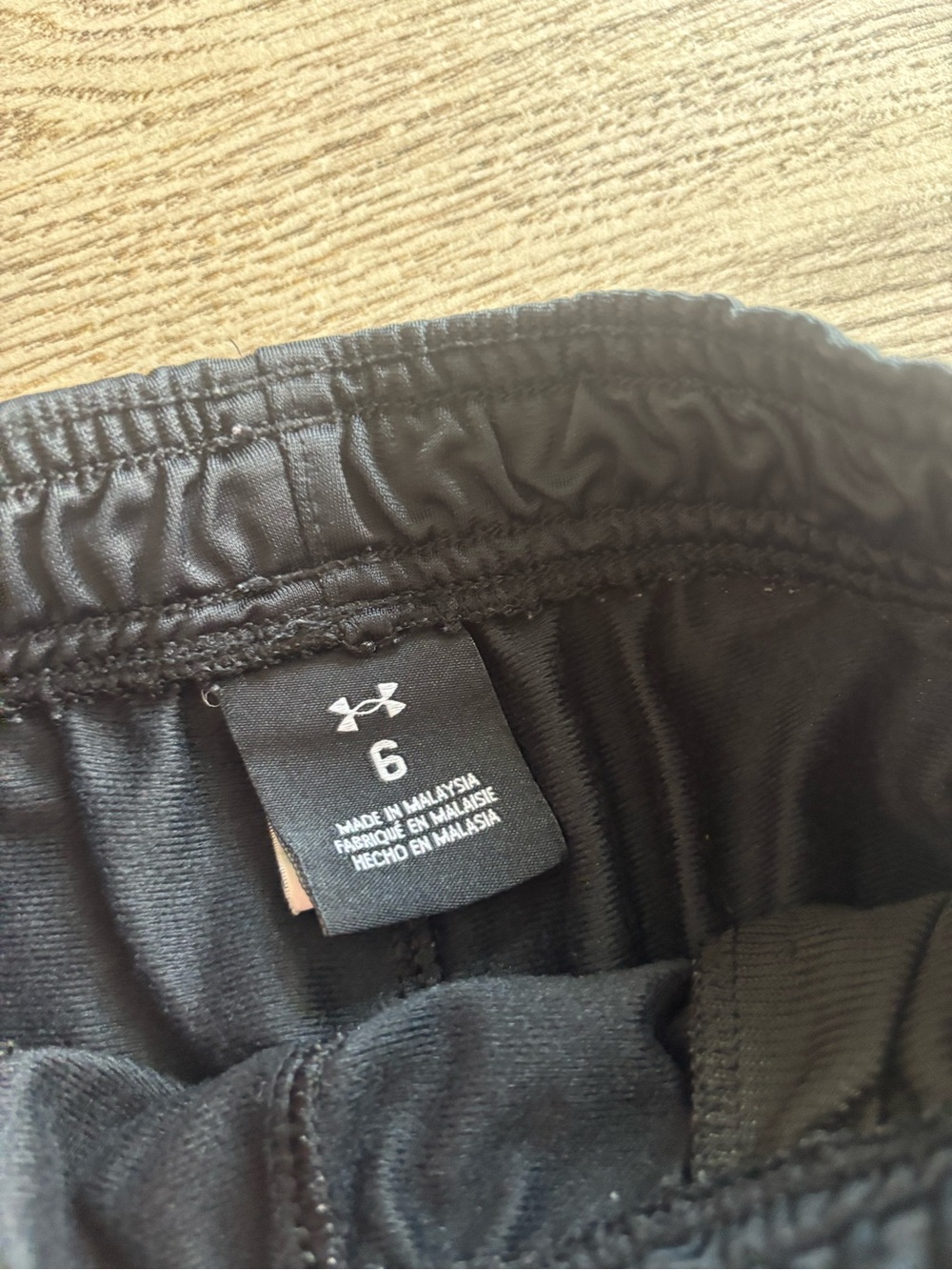Under Armour Black Kids' Jogger Pants with White Logo V size 6 - Picture 3 of 3